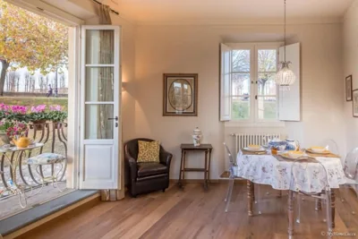 Ribot Stunning Balcony Walls View with Parking – Photos 4