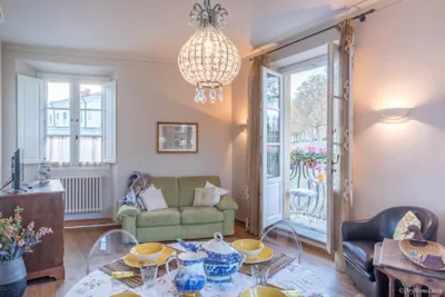Ribot Stunning Balcony Walls View with Parking – Photos 5