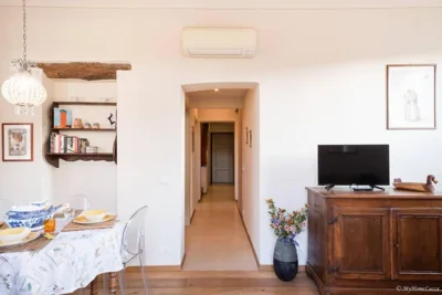 Ribot Stunning Balcony Walls View with Parking – Photos 14